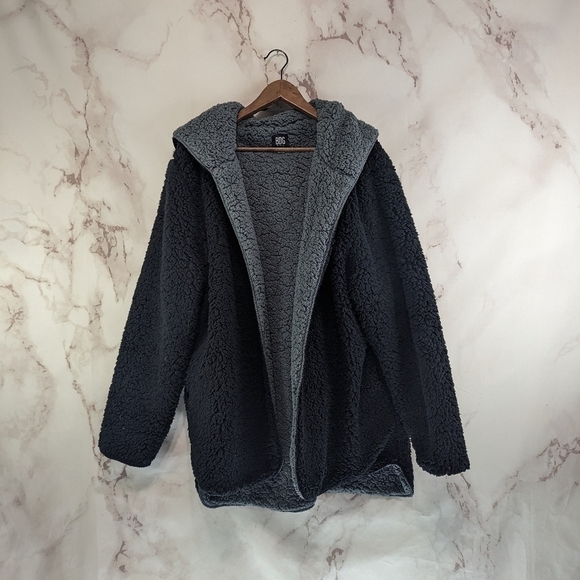 BDG Coat Women Medium Large Black Teddy Sherpa Jacket Oversized Carmella - Picture 3 of 12